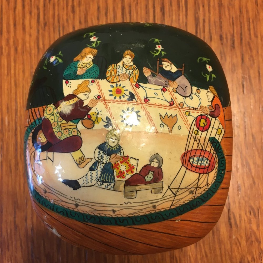 Lacquer Trinket Box - Picture 1 of 10